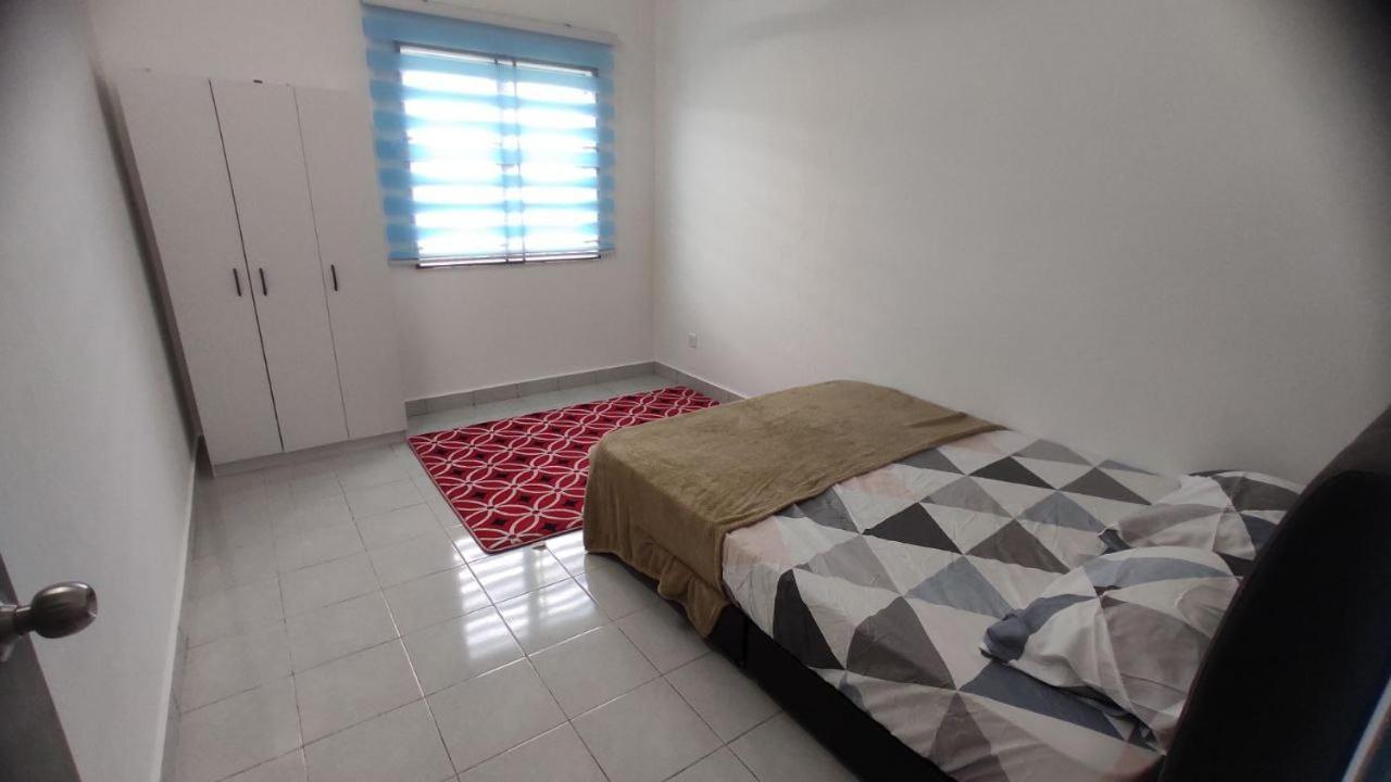 Aisya Homestay Bajet Karak Setia Exterior photo